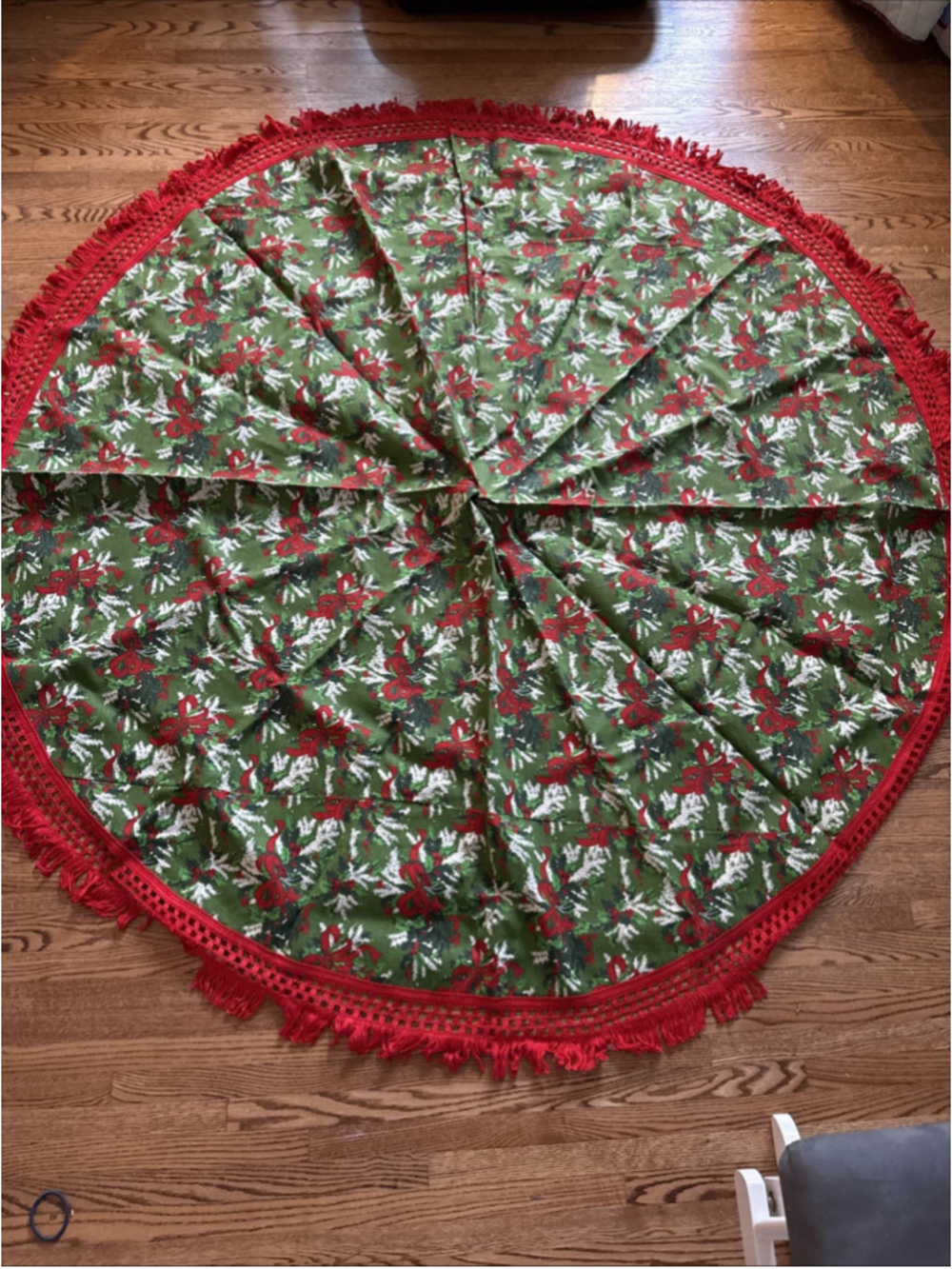 Vtg Christmas Round Tablecloth 72" Green Red Ornaments Fringe 1950s Rockabilly